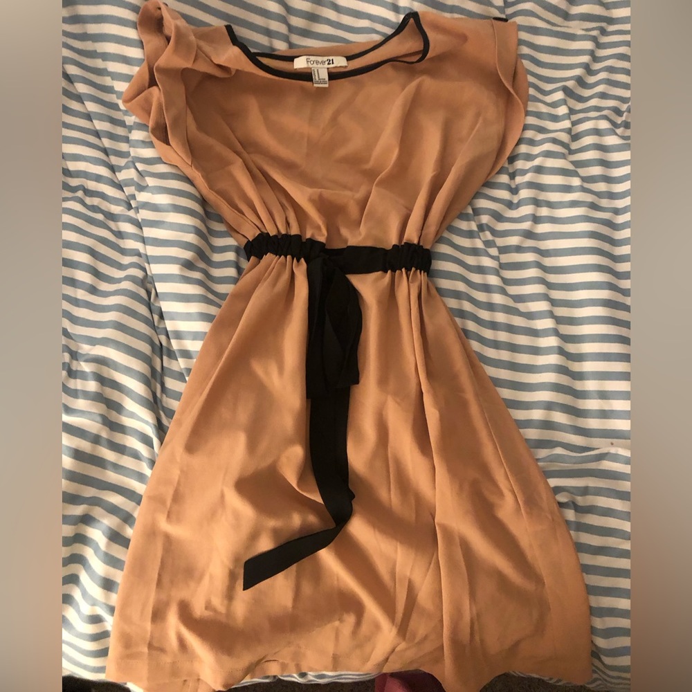 Forever 21 tan and black dress size medium